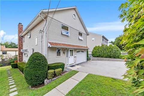 Photo of 179A Lakeview Avenue, Valhalla, NY 10595 (MLS # H6325047)