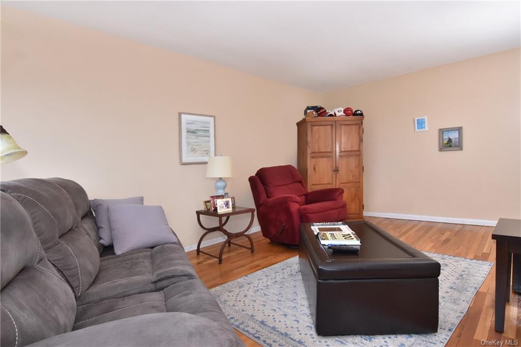 Photo 4 of 18 of 2 Bronxville Road 6H co-op property