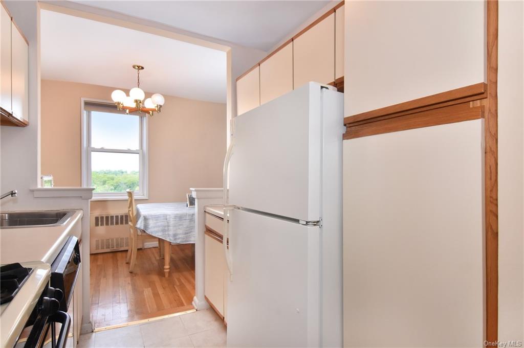 Photo 10 of 18 of 2 Bronxville Road 6H co-op property