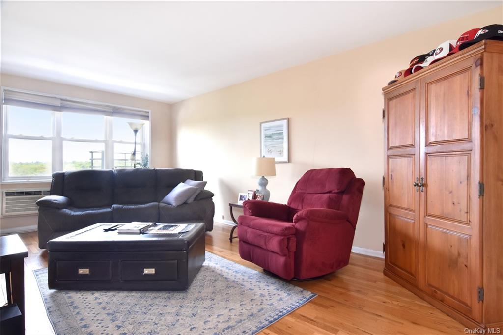 Photo 3 of 18 of 2 Bronxville Road 6H co-op property