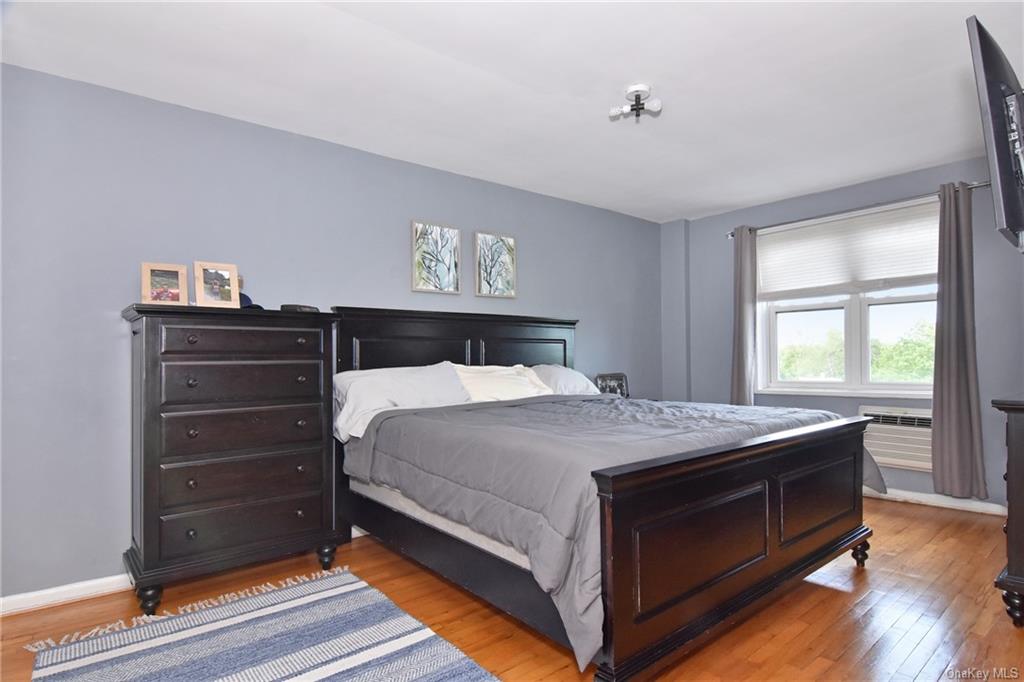 Photo 11 of 18 of 2 Bronxville Road 6H co-op property