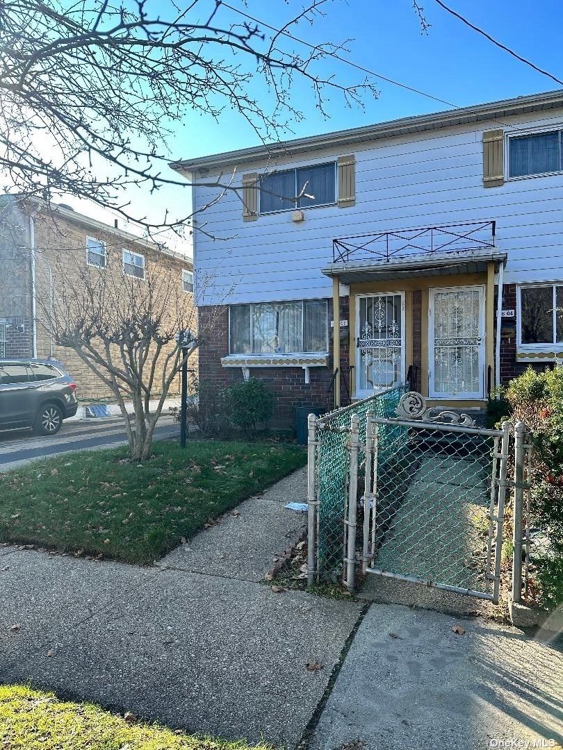 11606 Inwood Street, Jamaica, Queens, NY - 3 Bedrooms  
2 Bathrooms  
7 Rooms - 