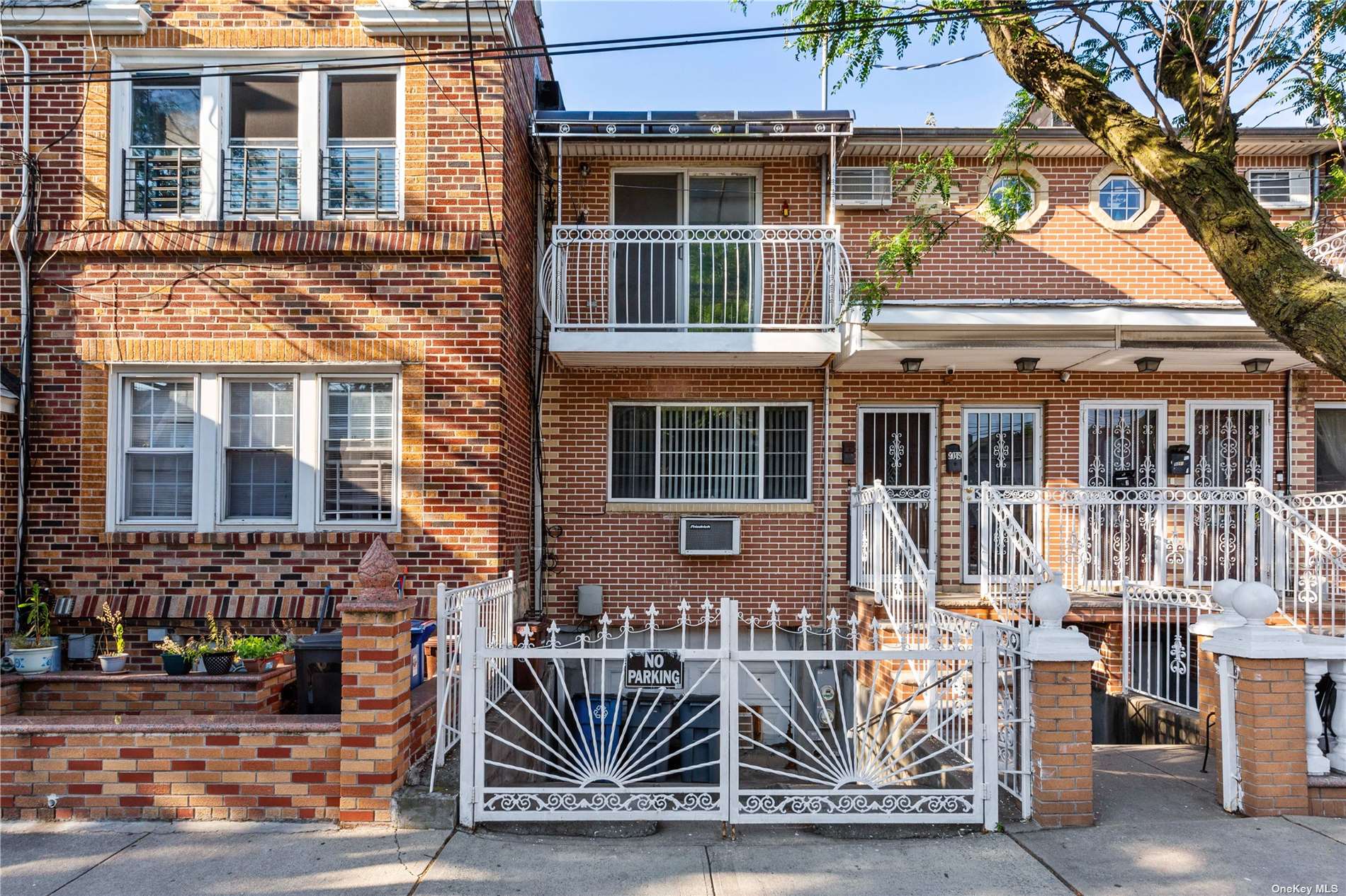 Property for Sale at 9049 Pitkin Avenue, Ozone Park, Queens, NY - Bedrooms: 8 
Bathrooms: 5 
Rooms: 15  - $1,080,000