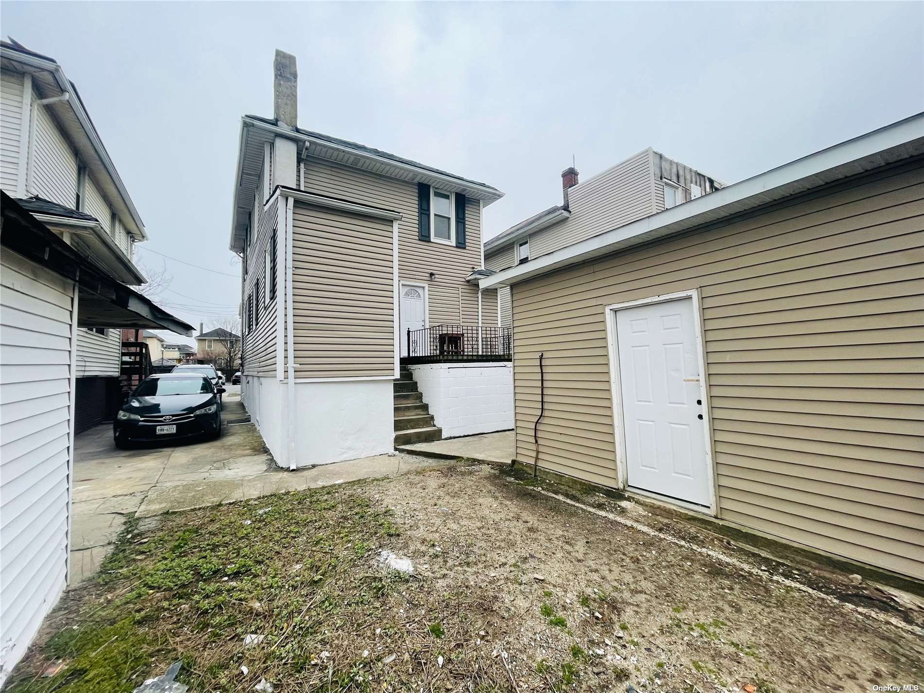 325 Beach 31st Street, Far Rockaway, New York image 5