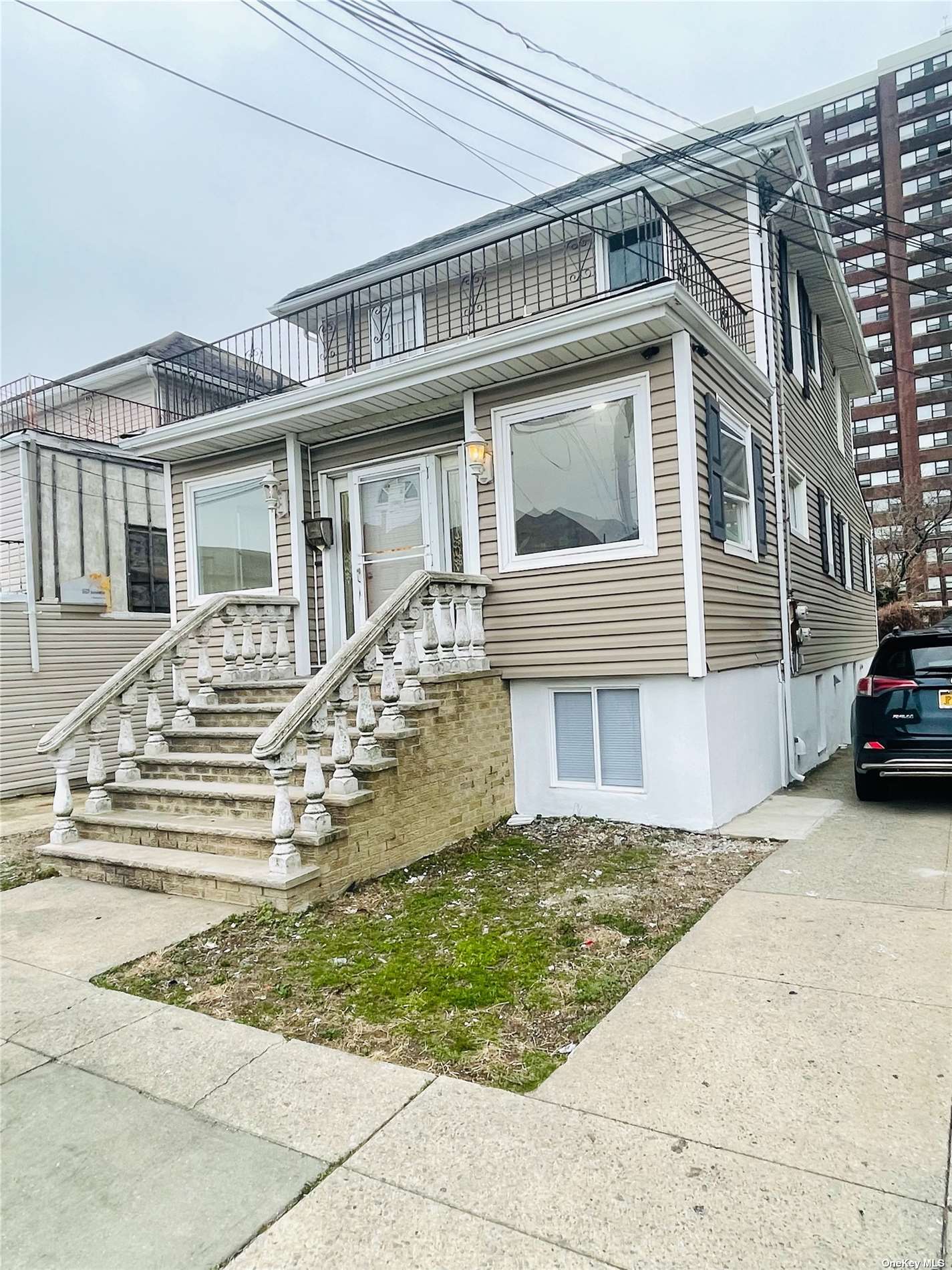 325 Beach 31st Street, Far Rockaway, New York image 3