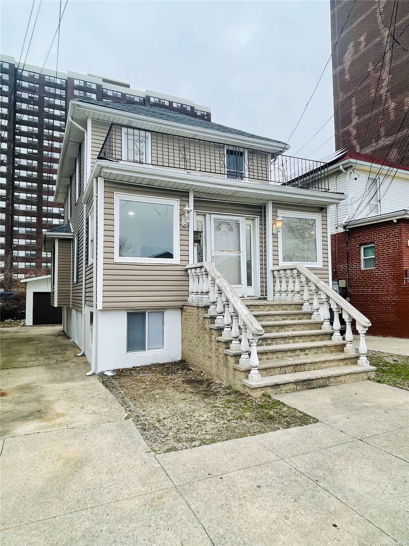 325 Beach 31st Street, Far Rockaway, New York image 1