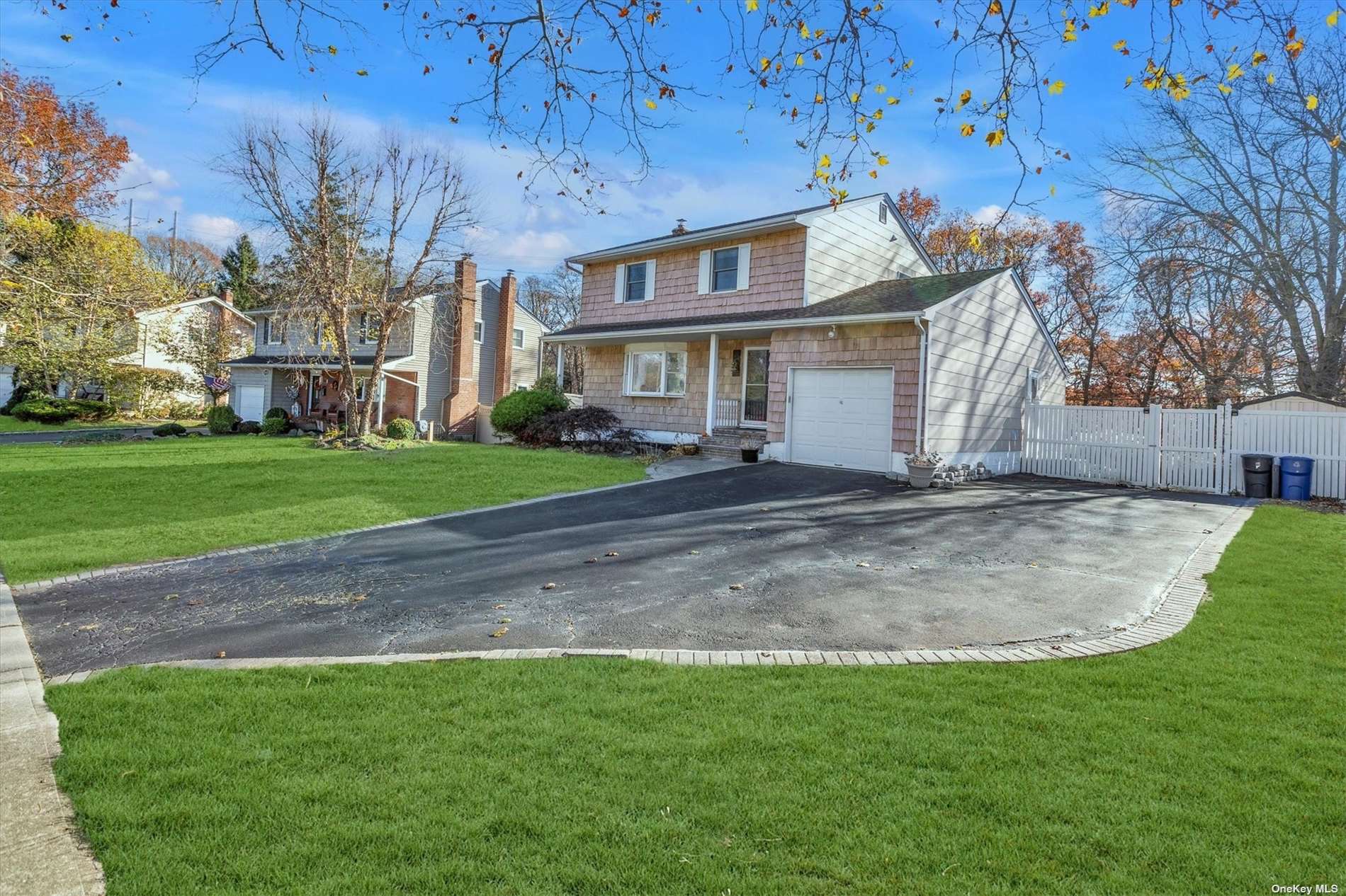 58 Rensselaer Drive, Commack, New York image 3