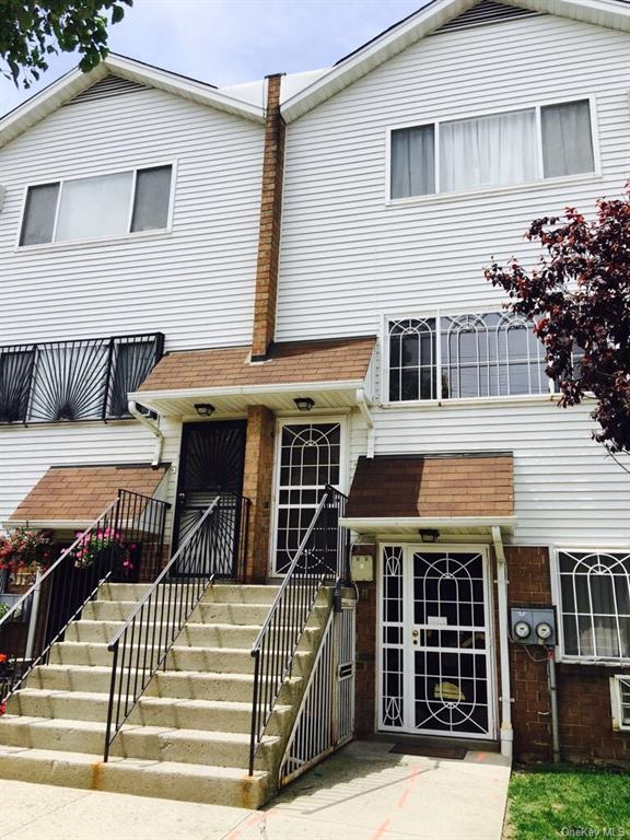 117 White Plains Road, Bronx, New York - 5 Bedrooms  
3 Bathrooms - 