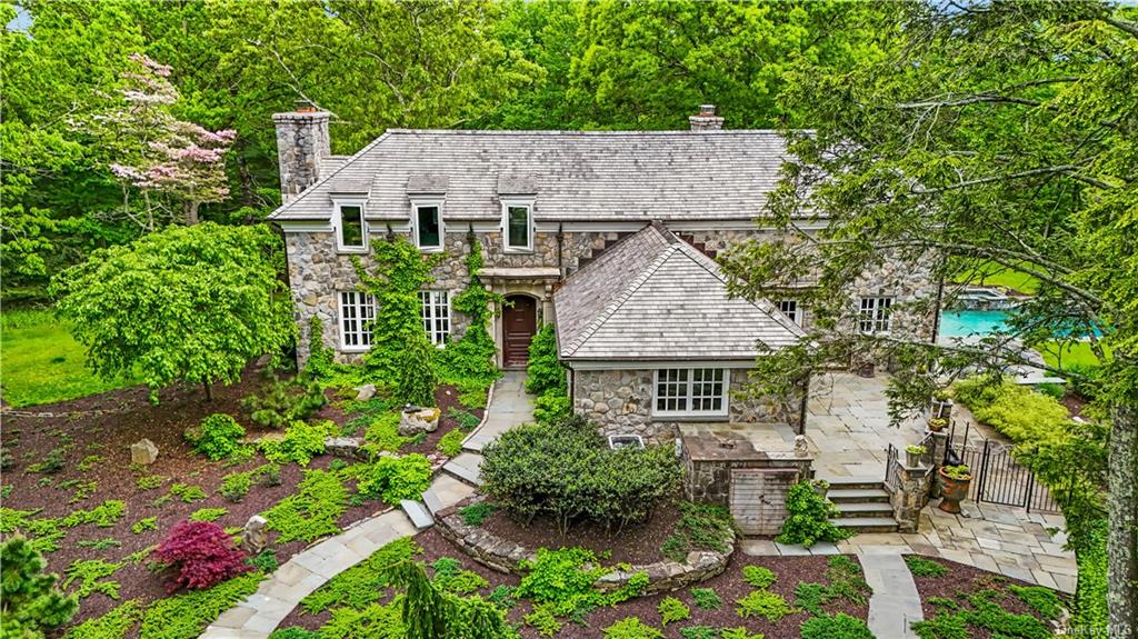 Property for Sale at 30 Siscowit Road, Pound Ridge, New York - Bedrooms: 3 
Bathrooms: 4 
Rooms: 8  - $2,100,000
