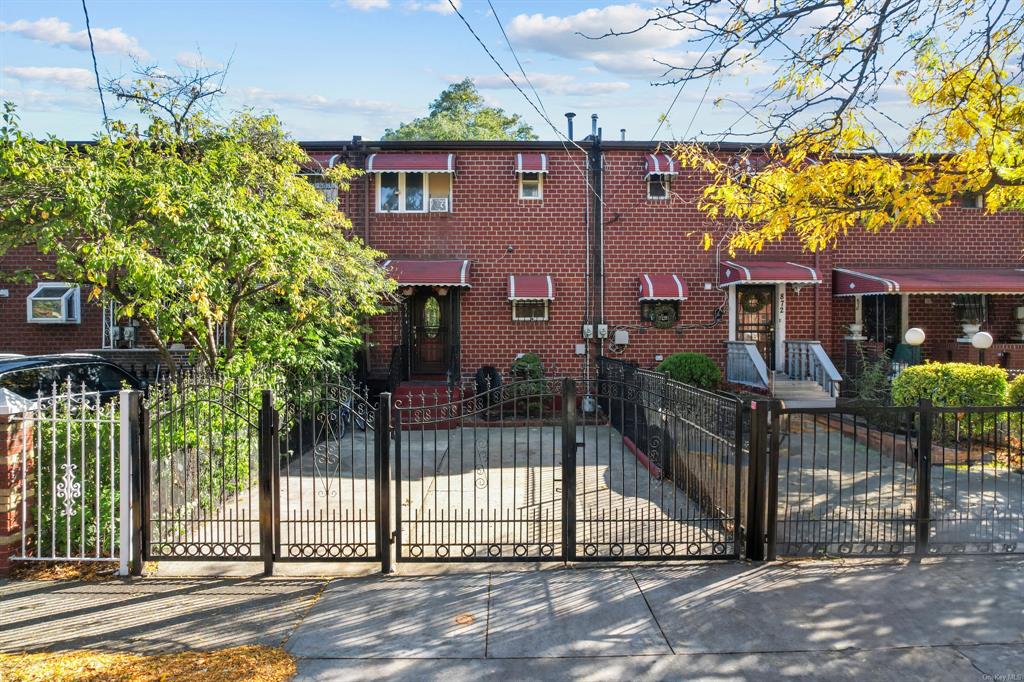 874 Blake Avenue, Brooklyn, New York image 1