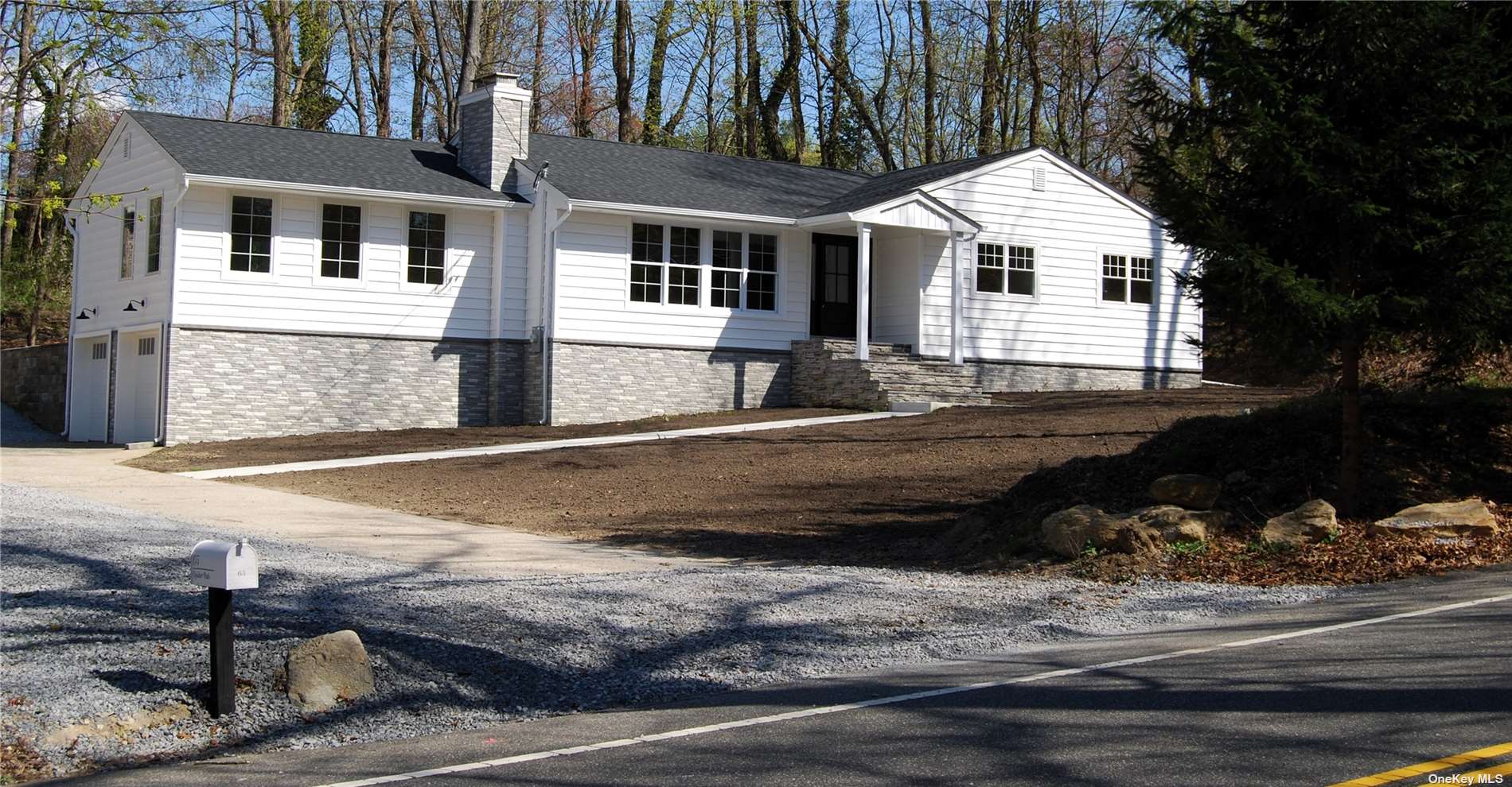 65 Quaker Path, Stony Brook, Hamptons, NY - 3 Bedrooms  
3 Bathrooms - 