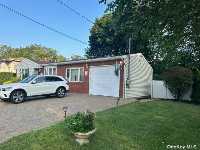 Photo 1 of 17 of 828 Bermuda Road house