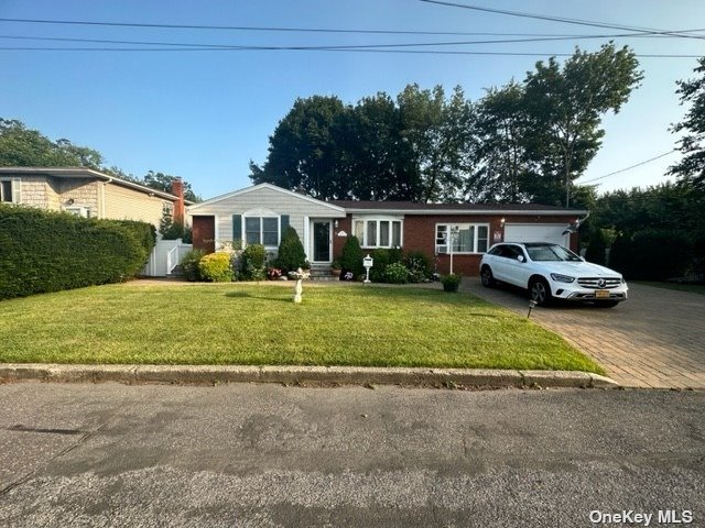 Photo 2 of 17 of 828 Bermuda Road house