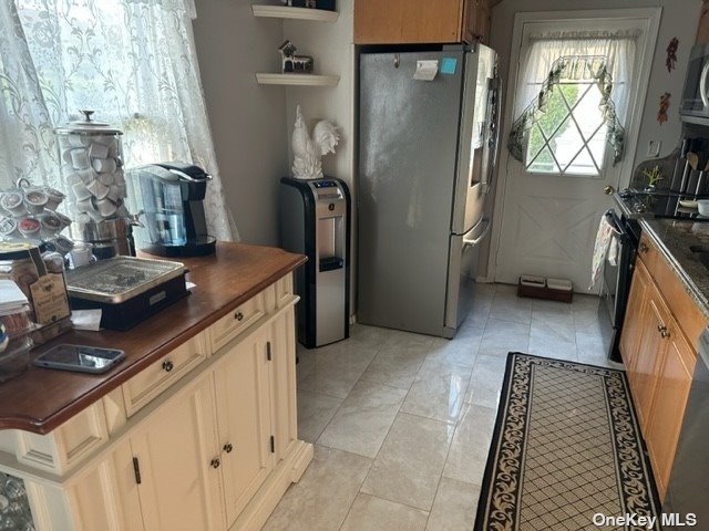 Photo 4 of 17 of 828 Bermuda Road house