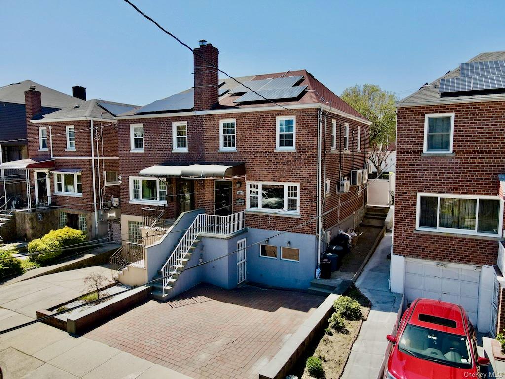 View BRONX, NY 10469 townhome