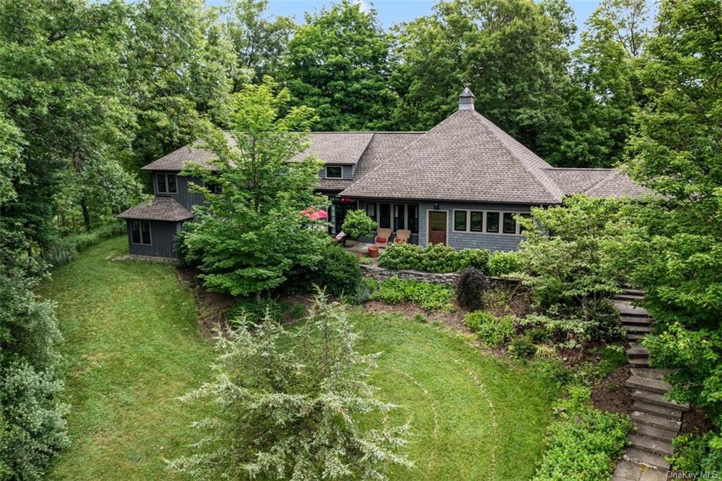 Property for Sale at 55 Marakill Lane, New Paltz, New York - Bedrooms: 3 
Bathrooms: 4 
Rooms: 6  - $1,450,000