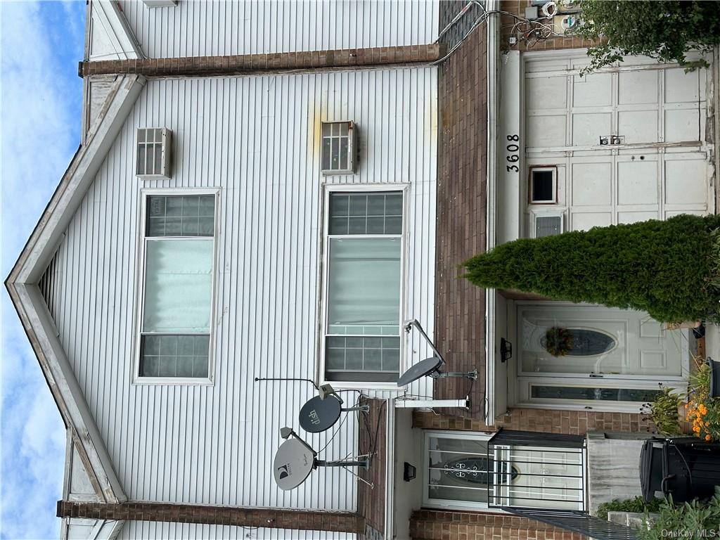 3608 Boller Avenue, Bronx, New York - 5 Bedrooms  
3.5 Bathrooms - 