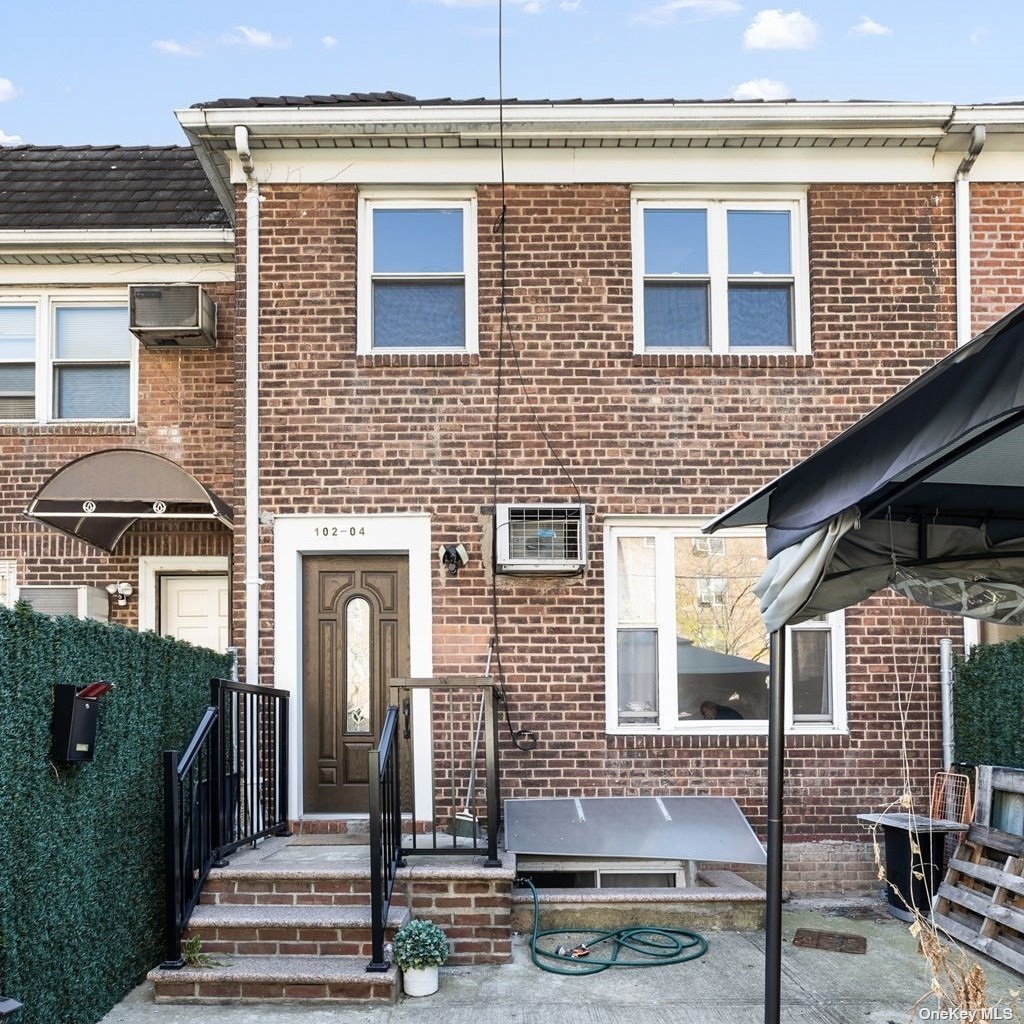 63 Road, Forest Hills, Queens, NY - 3 Bedrooms  
3 Bathrooms  
8 Rooms - 