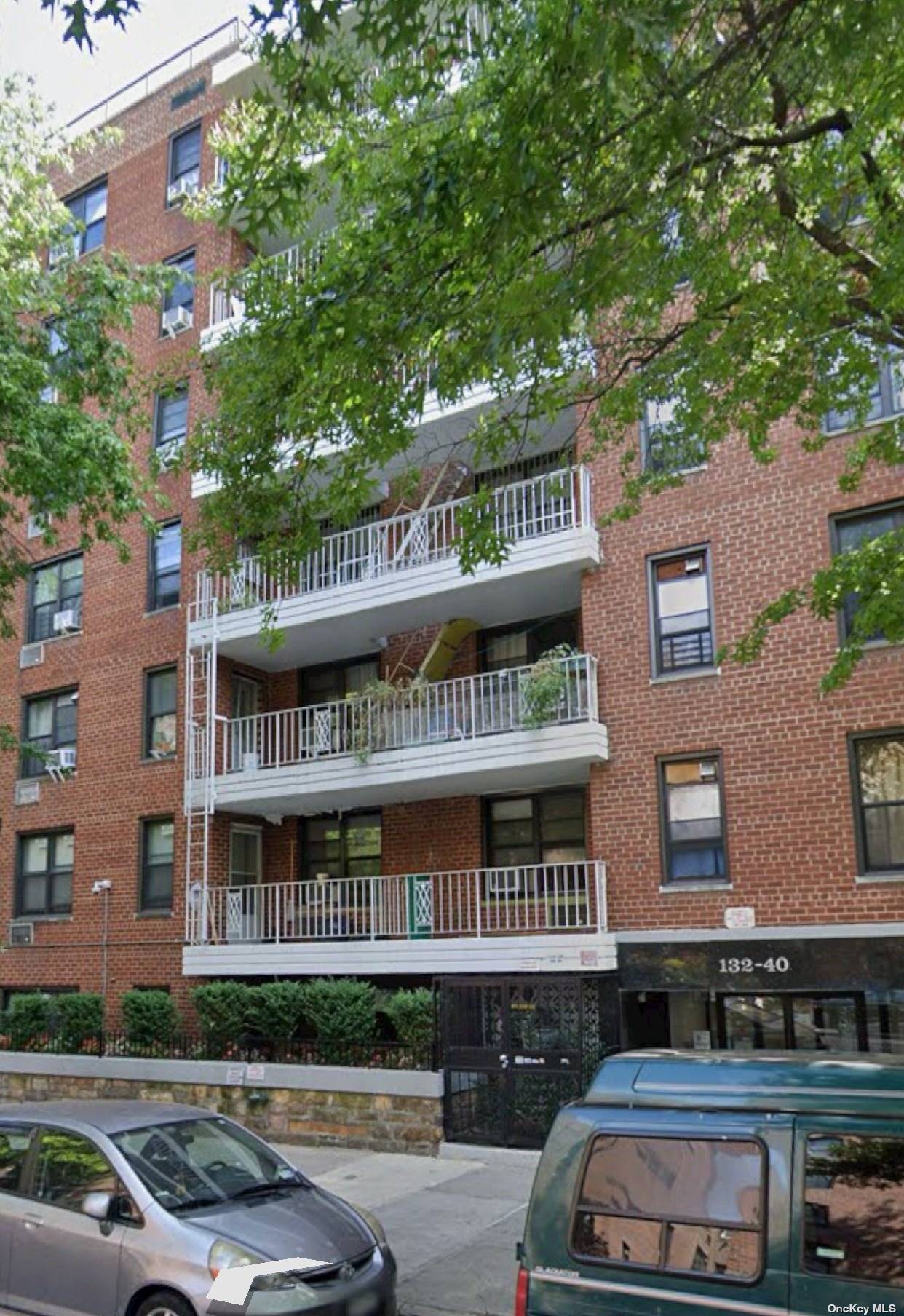 13240 Sanford Avenue 4B, Flushing, Queens, NY - 1 Bedrooms  
1 Bathrooms  
3 Rooms - 