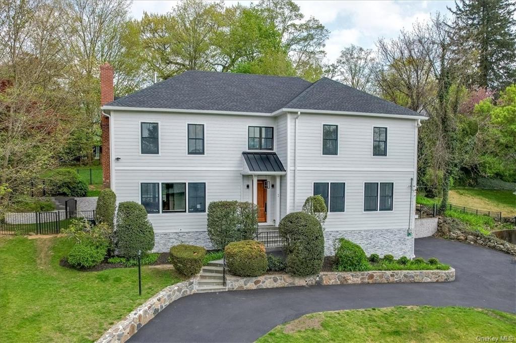 44 Church Lane, Scarsdale, New York - 6 Bedrooms  
5 Bathrooms  
10 Rooms - 