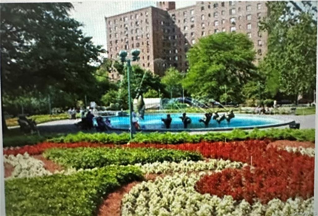 Property for Sale at 99 Metropolitan Oval 9E, Bronx, New York - Bedrooms: 1 
Bathrooms: 1 
Rooms: 4  - $209,000