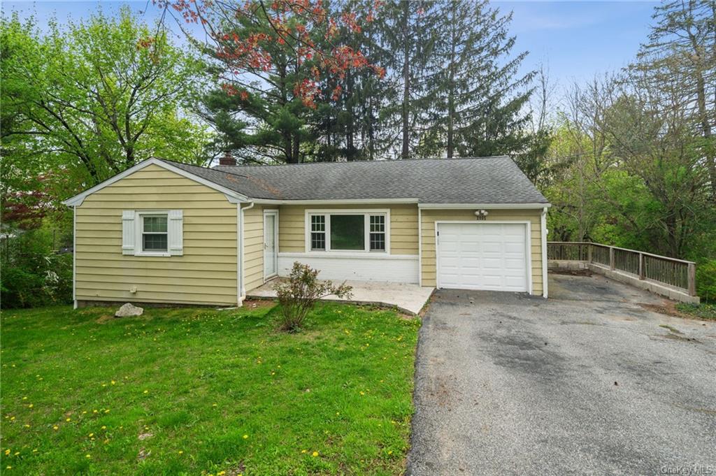 2865 Springhurst St, Yorktown Heights, New York - 3 Bedrooms  
1 Bathrooms  
5 Rooms - 