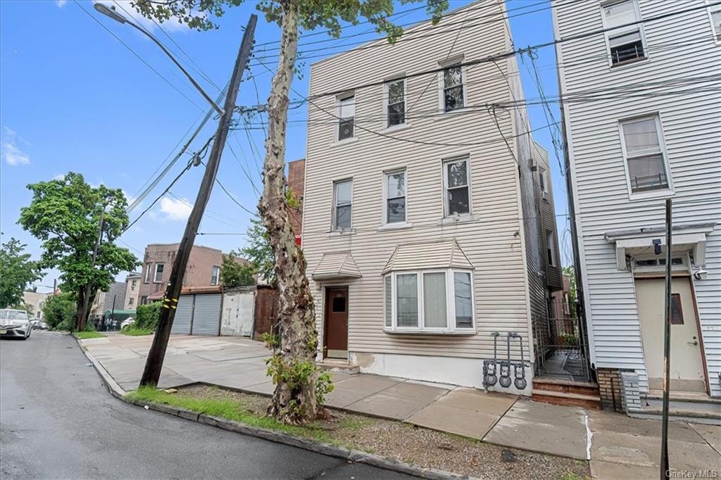 Property for Sale at 1828 Unionport Road, Bronx, New York - Bedrooms: 8 
Bathrooms: 3  - $999,000