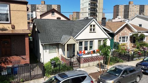 Single Family Residence in Brooklyn Heights NY 3044 Brighton 2nd Street.jpg