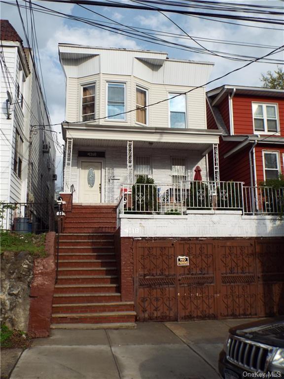 4318 Matilda Avenue, Bronx, New York - 3 Bedrooms  
1 Bathrooms  
6 Rooms - 