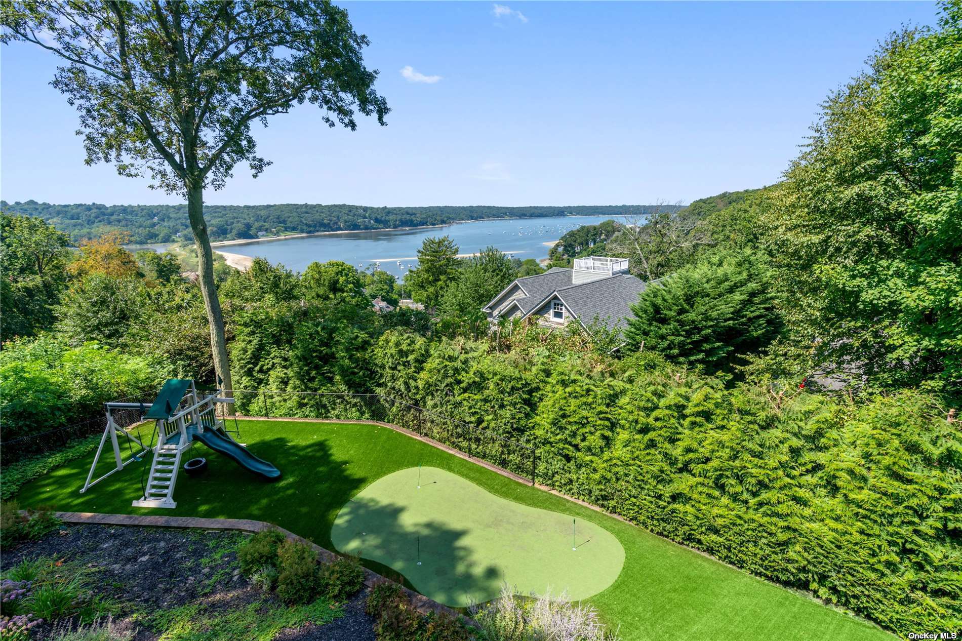 7 Halyard Court, Cold Spring Harbor, New York image 3