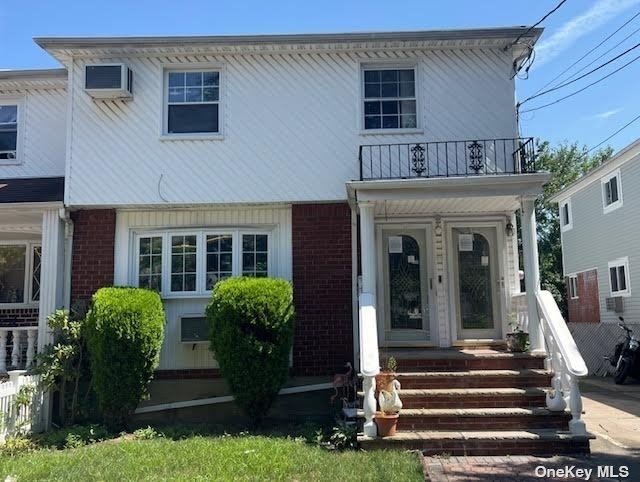 Property for Sale at 14943 259th Street, Rosedale, Queens, NY - Bedrooms: 6 
Bathrooms: 3.5 
Rooms: 12  - $940,000