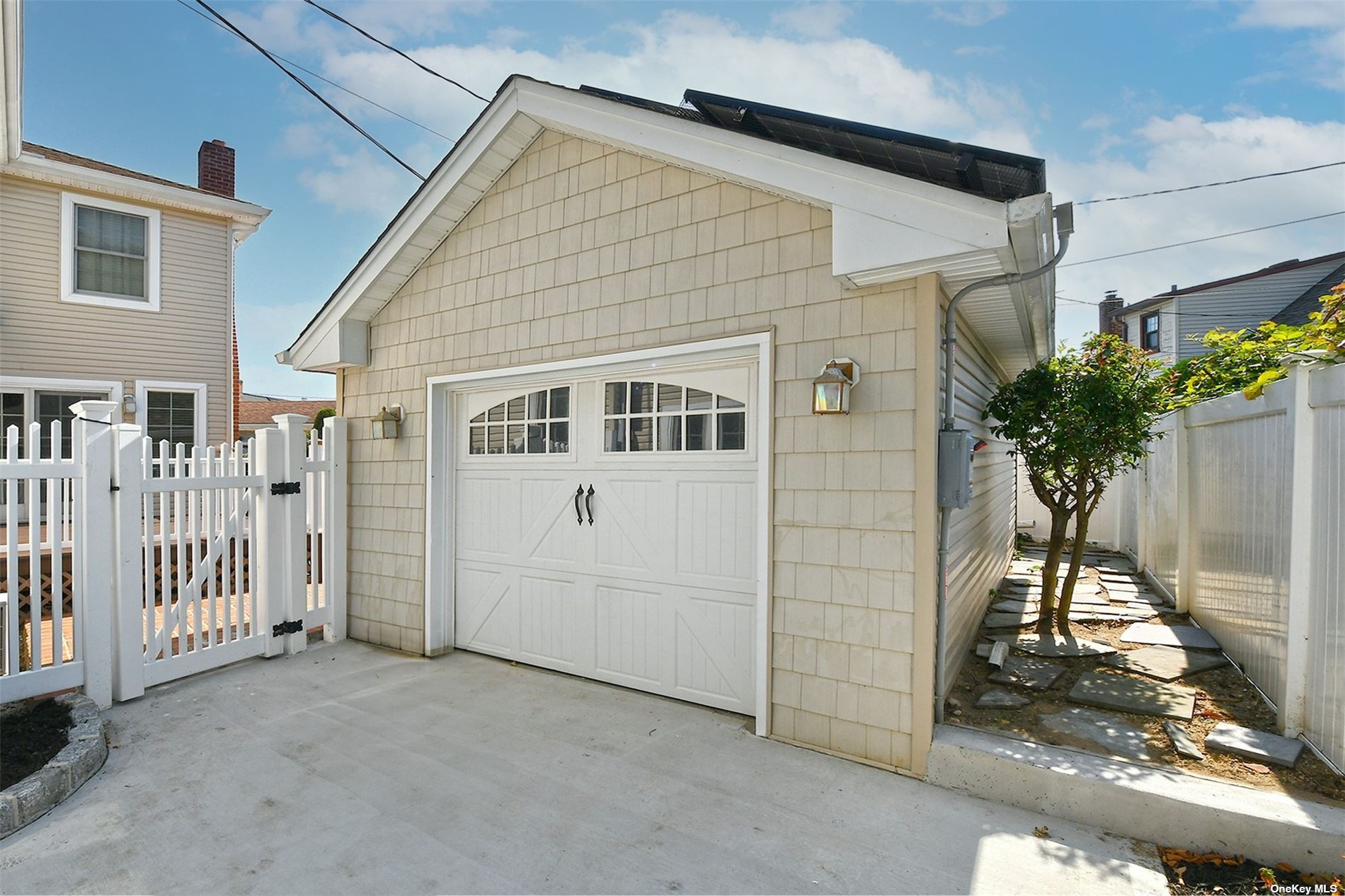 3704 Ferndale Drive, Wantagh, New York image 33