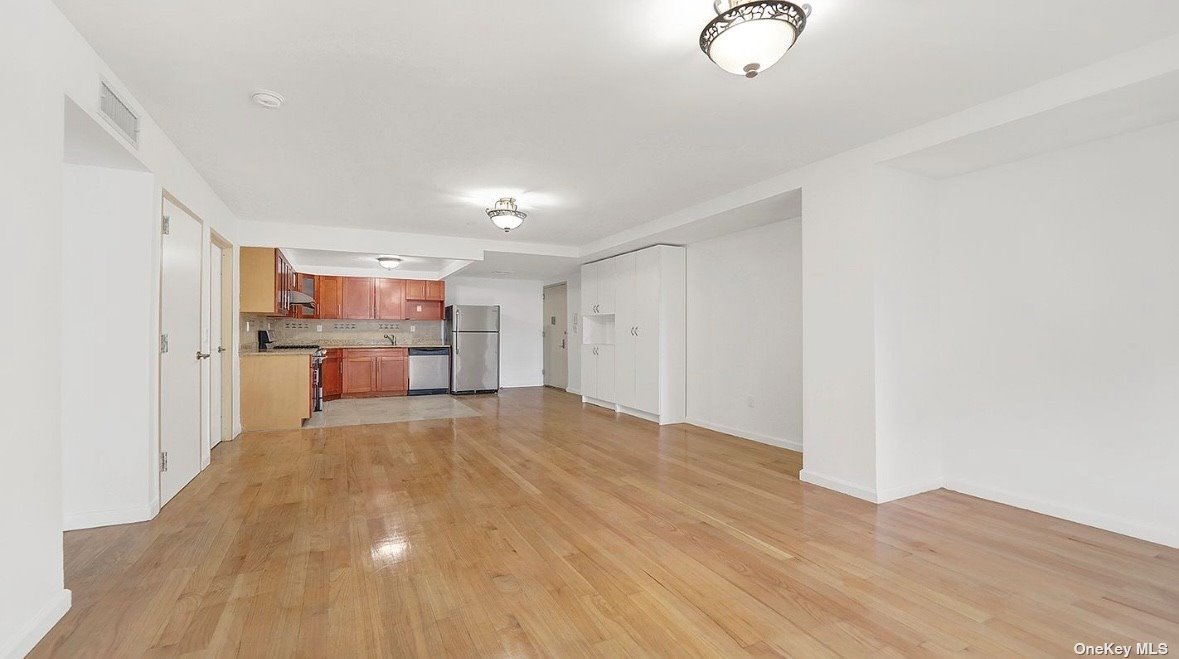 140-75 Ash Avenue #4B, Flushing, New York image 10