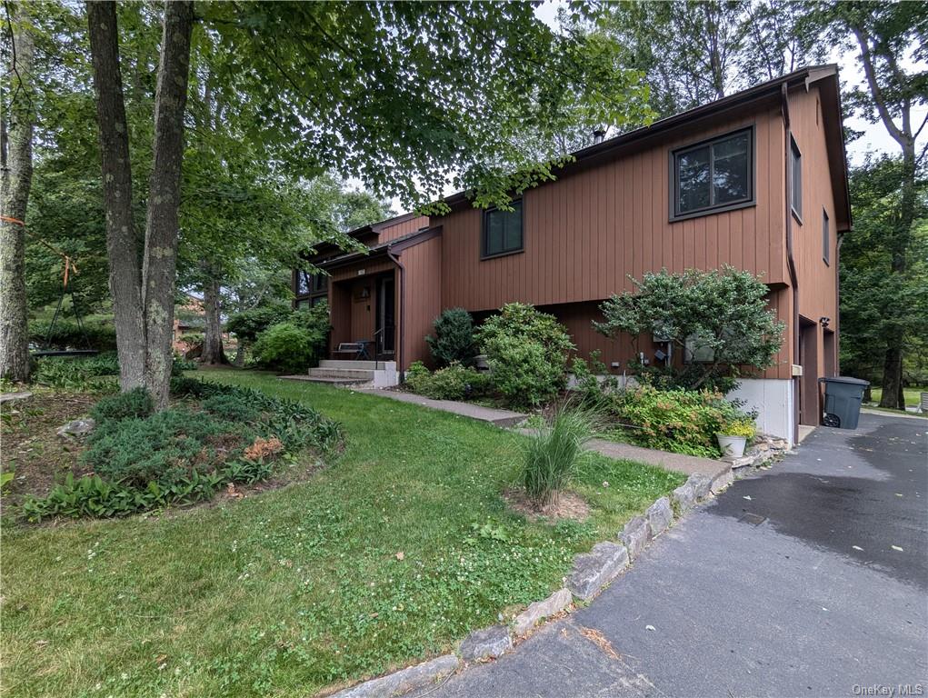 Property for Sale at 182 Arbor Crest Crst, Somers, New York - Bedrooms: 4 
Bathrooms: 3 
Rooms: 8  - $750,000