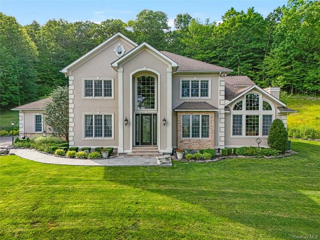 Property for Sale at 46 Idlewild Road, Marlboro, New York - Bedrooms: 5 
Bathrooms: 6.5 
Rooms: 5  - $1,699,000