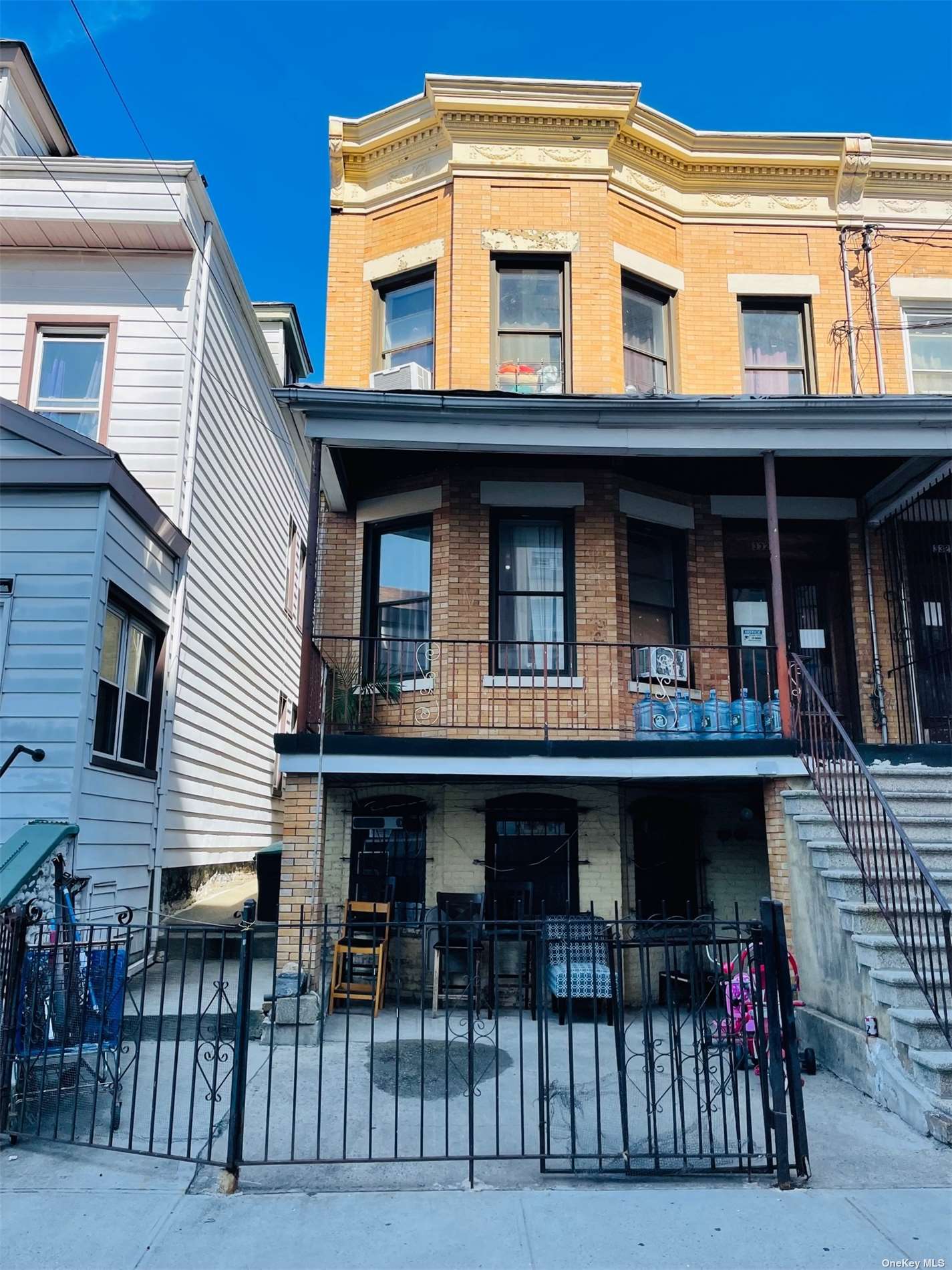 Property for Sale at 3325 Decatur Avenue, Bronx, New York - Bedrooms: 8 
Bathrooms: 3 
Rooms: 17  - $950,000