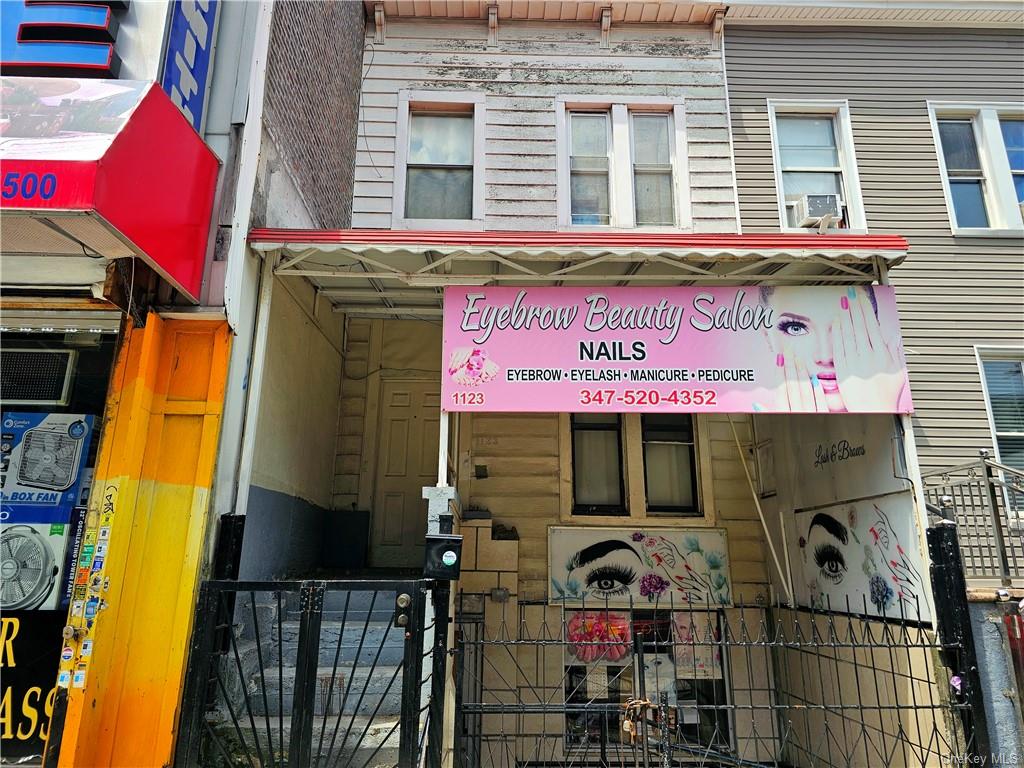 1123 Southern Boulevard, Bronx, New York - 4 Bedrooms  
3 Bathrooms  
7 Rooms - 