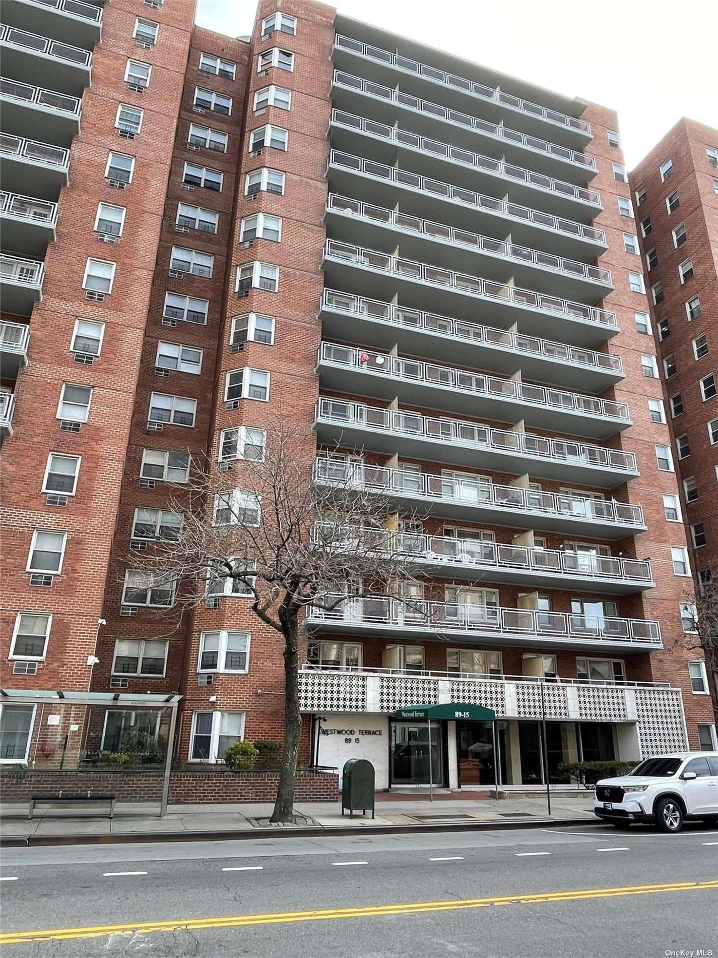 Property for Sale at Parsons Boulevard 11P, Jamaica, Queens, NY - Bedrooms: 1 
Bathrooms: 1 
Rooms: 3  - $175,000