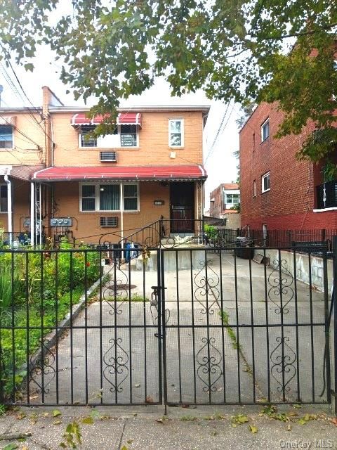 Multifamily For Sale - 1023 E 224th Street<br/> Bronx, NY 10466