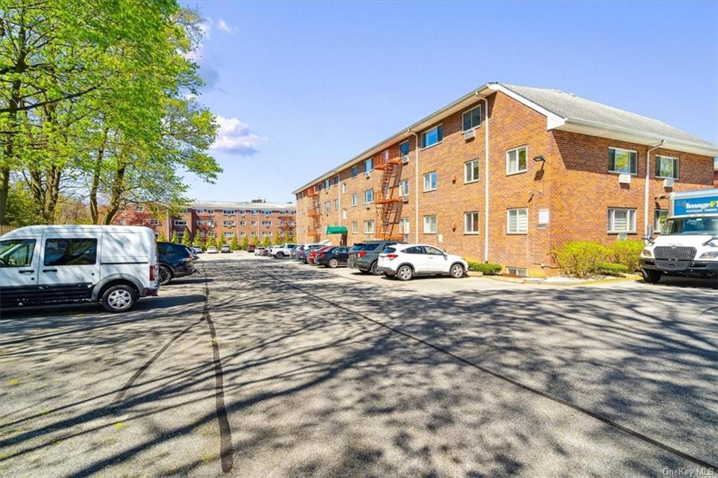 838 Pelhamdale Avenue #3P, New Rochelle, New York image 2