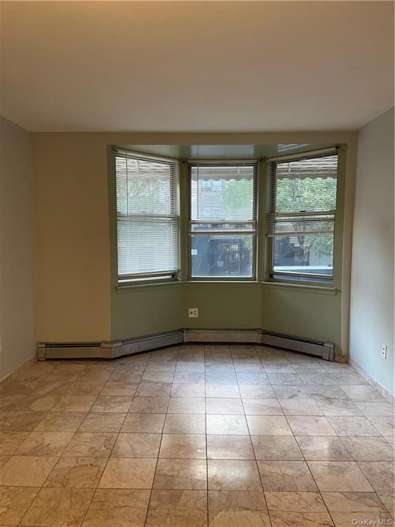 1682 Topping Avenue, Bronx, New York - 1 Bedrooms  
1 Bathrooms  
3 Rooms - 