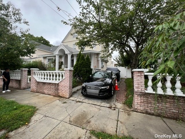 87th Avenue Ave, Richmond Hill, Queens, NY -  - 