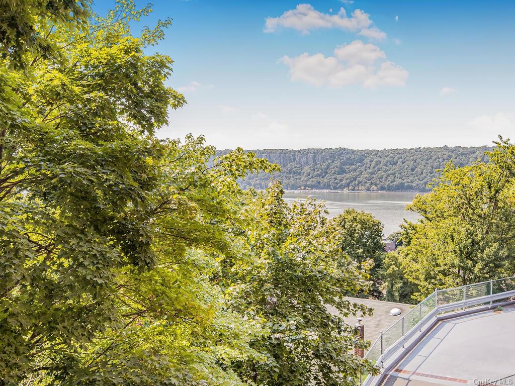 View Yonkers, NY 10701 property