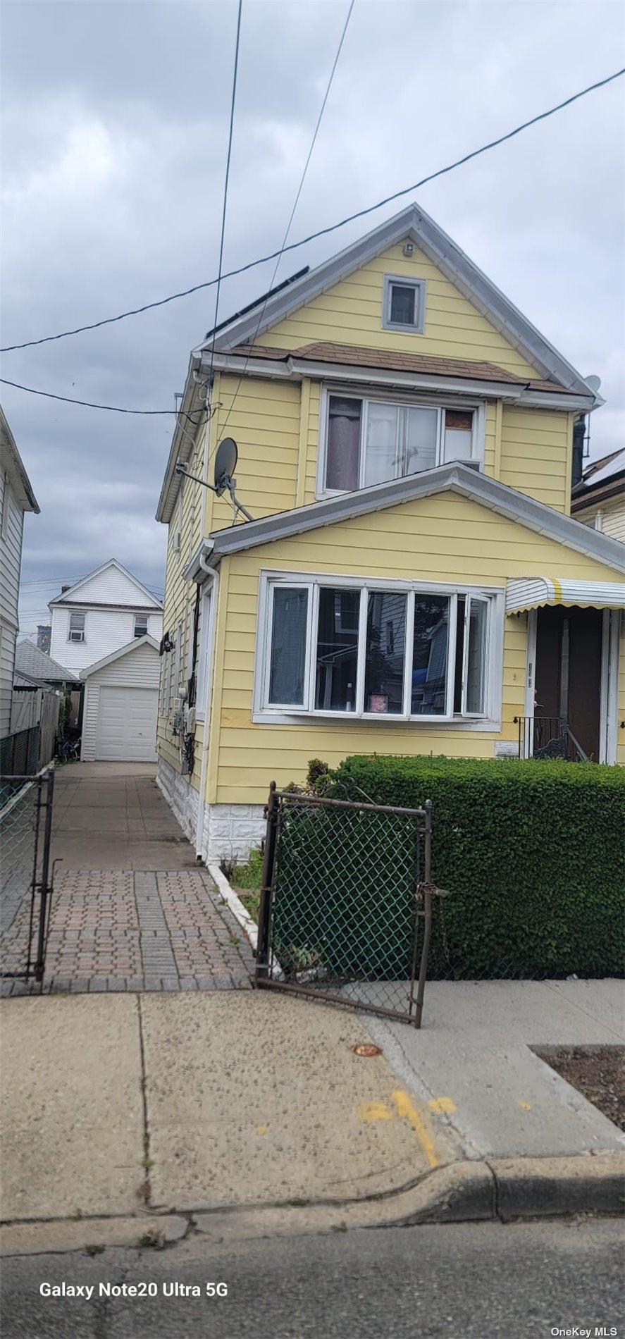 13330 132nd Street, South Ozone Park, Queens, NY - 3 Bedrooms  
2 Bathrooms  
6 Rooms - 