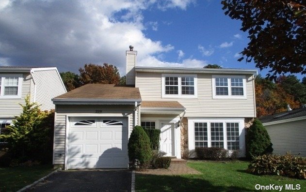 229 Fairfield Drive #229, Holbrook, New York image 1