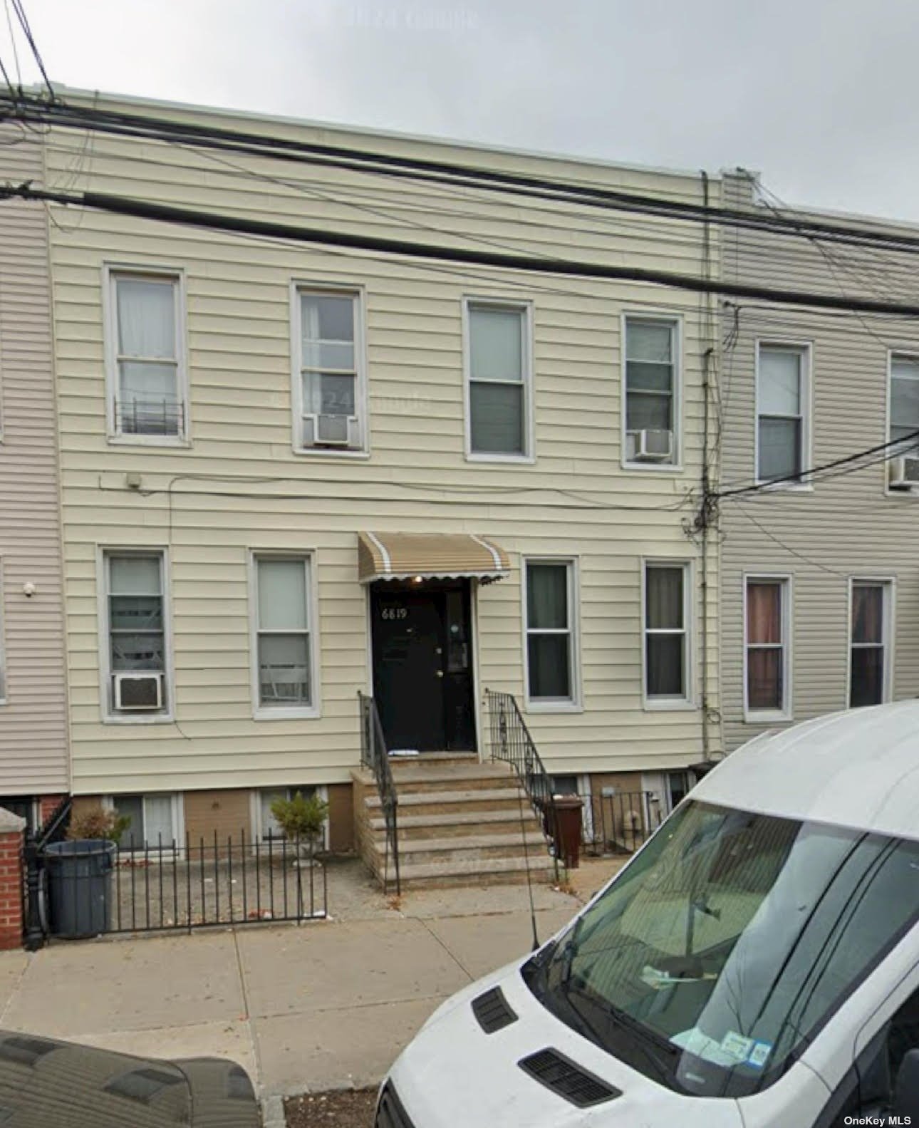 6819 62nd Street 2R, Ridgewood, Queens, NY - 2 Bedrooms  
1 Bathrooms  
5 Rooms - 