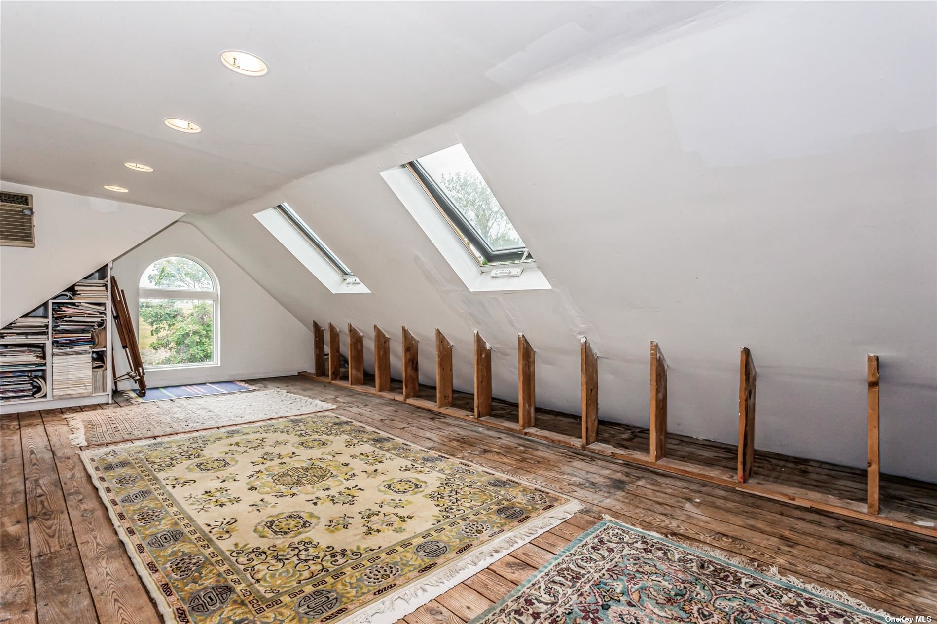 Lawrence, New York 11559, United States, 8 Bedrooms Bedrooms, ,6 BathroomsBathrooms,Residential,Pending,29452