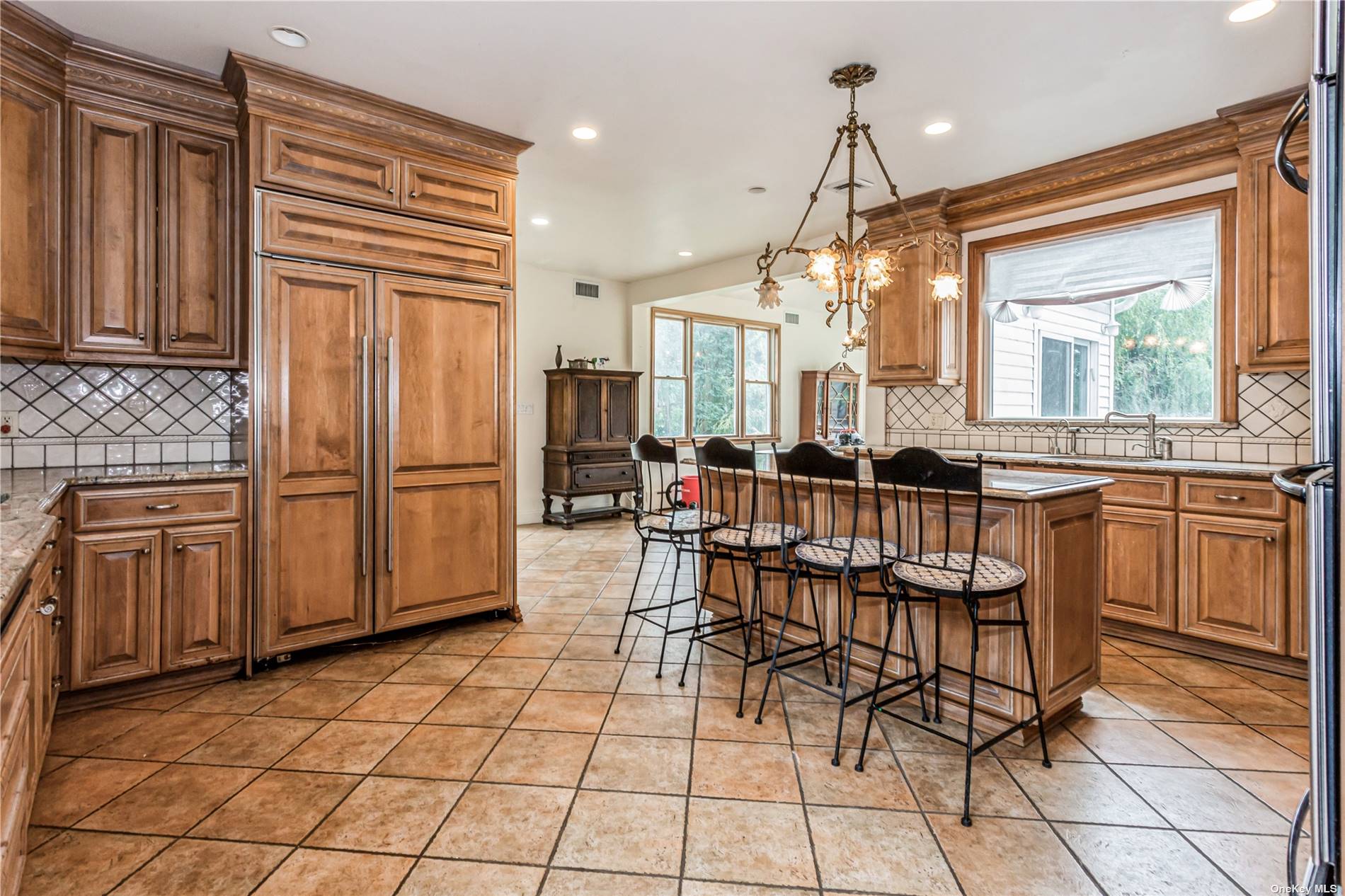 Lawrence, New York 11559, United States, 8 Bedrooms Bedrooms, ,6 BathroomsBathrooms,Residential,Pending,29452