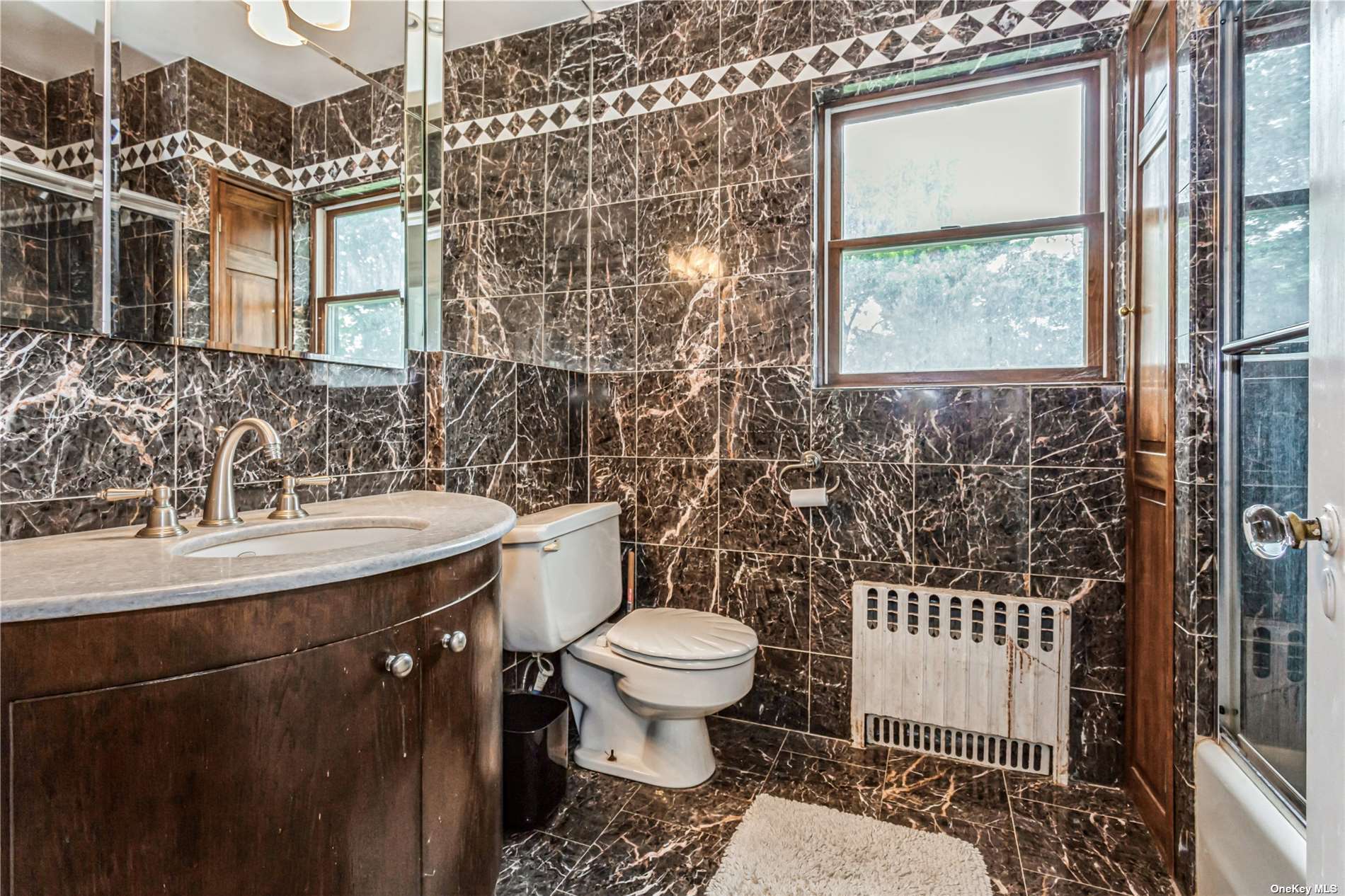 Lawrence, New York 11559, United States, 8 Bedrooms Bedrooms, ,6 BathroomsBathrooms,Residential,Pending,29452