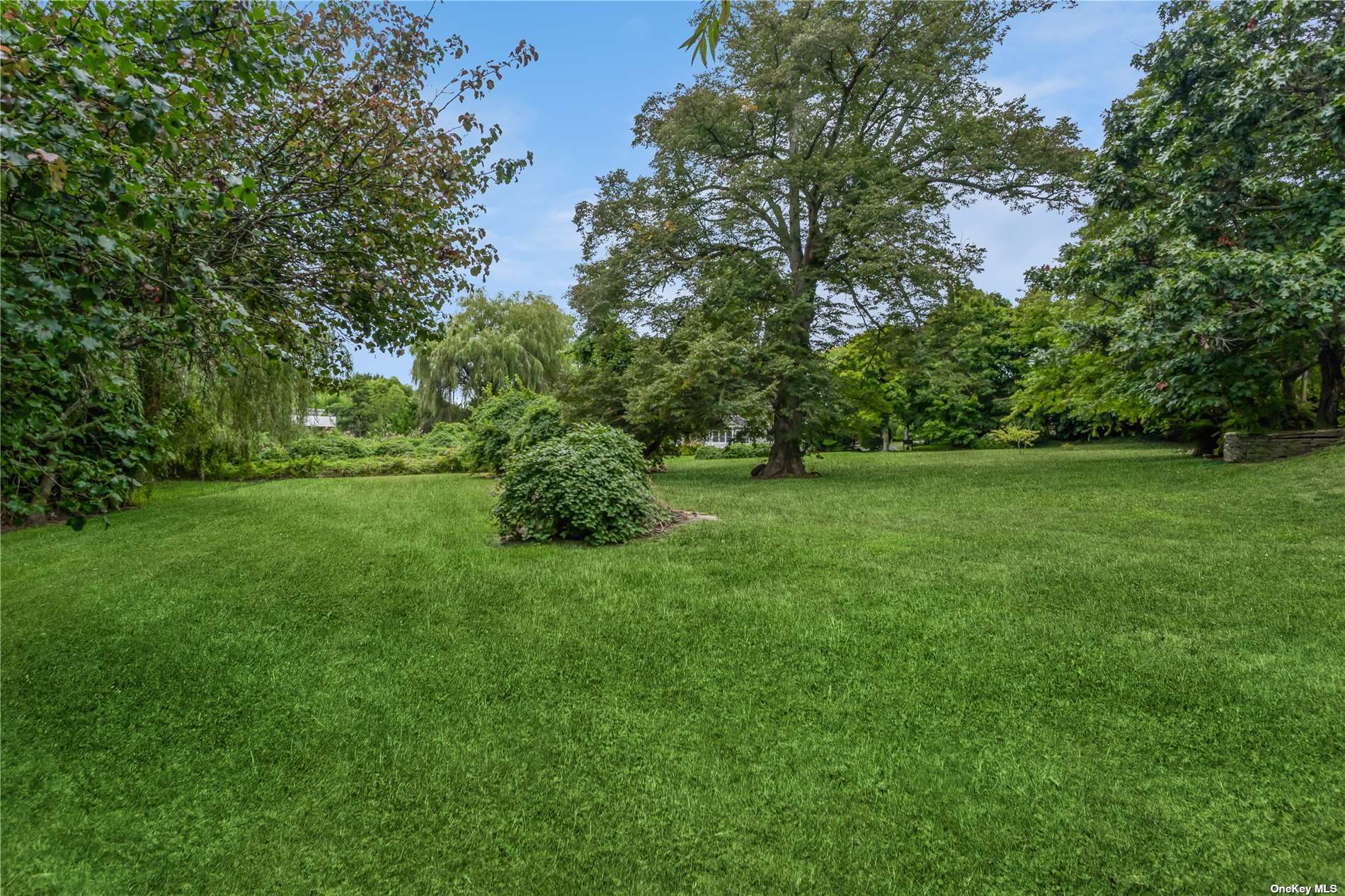 Lawrence, New York 11559, United States, 8 Bedrooms Bedrooms, ,6 BathroomsBathrooms,Residential,Pending,29452